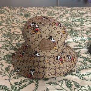 Gucci bucket hat